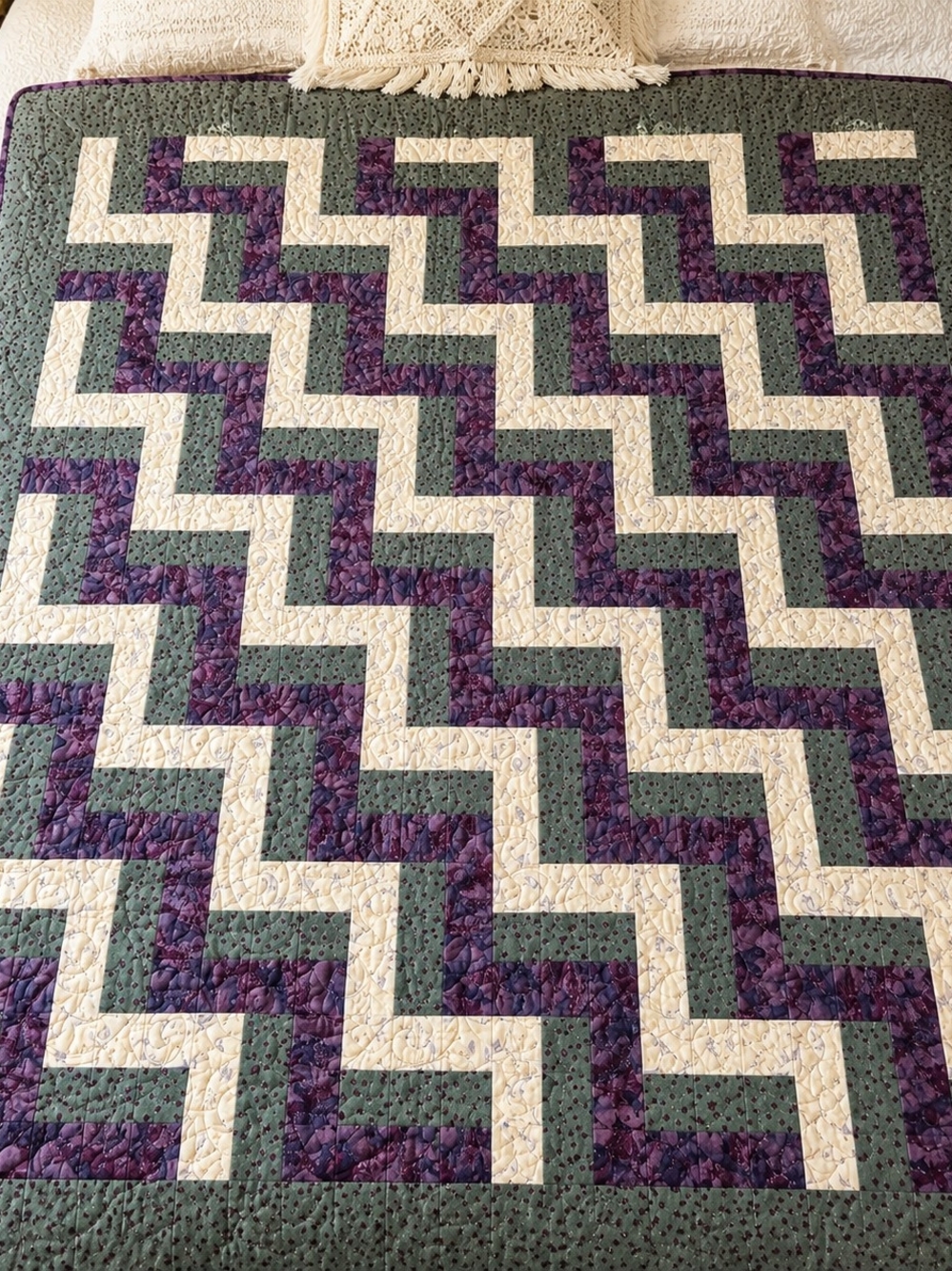 Handmade Victoria’s Quilts Canada Lap Quilt Throw 48x63